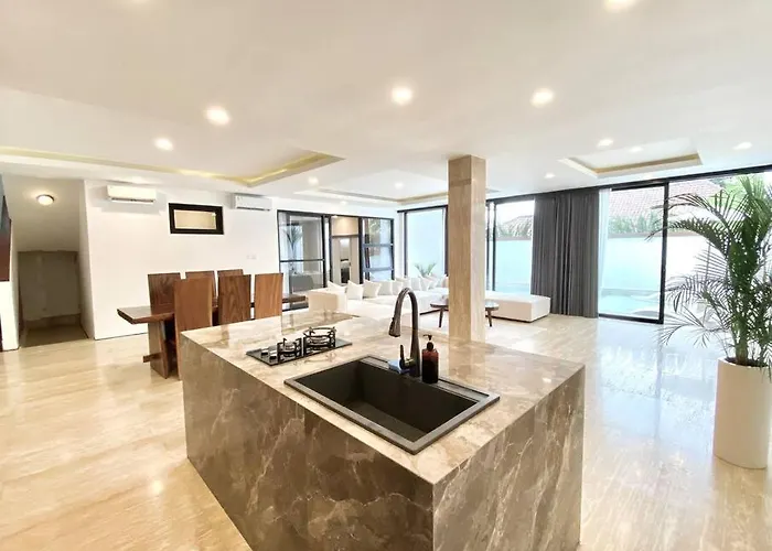 Brand New 5 Bedroom Balangan ヴィラ ウルワツ