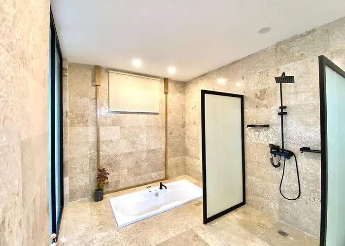 Brand New 5 Bedroom Balangan ヴィラ *